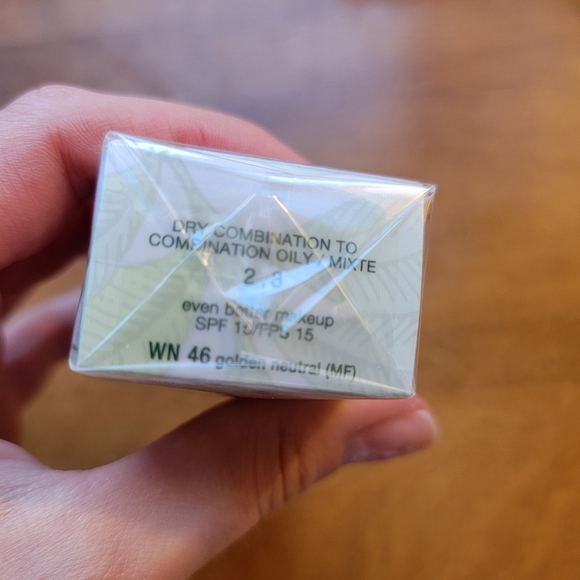 Clinique Even Better Foundation - Picture 6 of 7